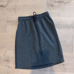 Lululemon grey stretchy skirt
